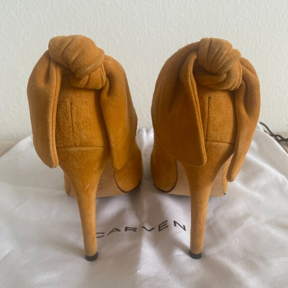 Carven dandelion orange suede bow back 4"/100mm high heel pumps - Picture 6 of 7